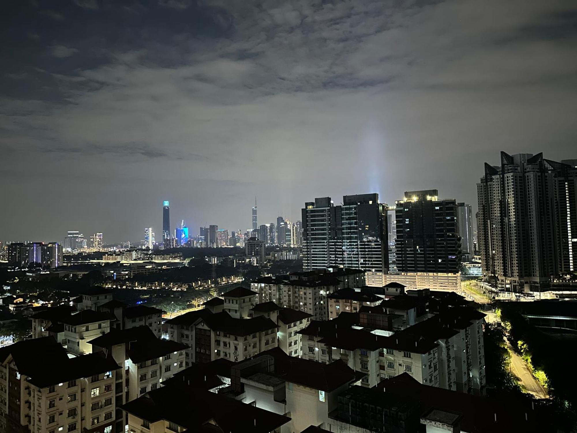 Pangsapuri Eaton Residences Klcc At Leo *